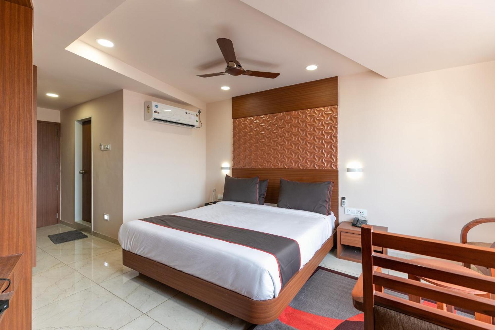 Collection O Simran Raghuveer Para Rajkot Exterior foto